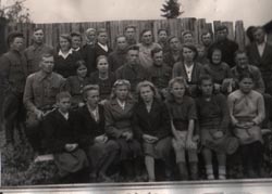 Коллектив мастерских торга в 1947 г.