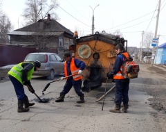 Продолжается ямочный ремонт