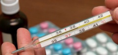 Как поступить при симптомах ОРВИ? Пойти в больницу или вызвать врача на дом?