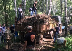 Около 5 тонн мусора собрали на Южном кладбище