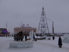 В центре города демонтируют елку
