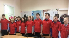 В канун Дня Героев Отечества ученики школы № 18 дали торжественную клятву на верность Отечеству и всему юнармейскому братству
