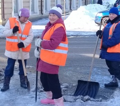 Коммунальщики продолжают работать в усиленном режиме