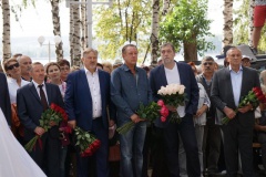 Сквер Высоцкого открыт