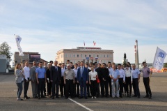 Глава города поздравил с Днем знаний школьников и студентов