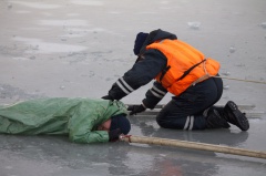Весенний лед опасен