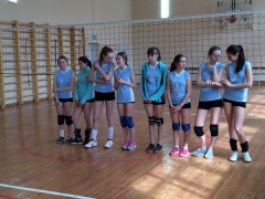 Победили школьницы
