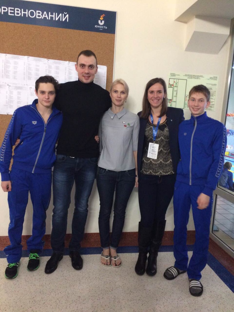 слева направа-  Коротаев,чемпион мира по плаванию на короткой дистанции, бронзовый призер Олимпийских игр Сергей Фесиков, Ираида Казанцева,серебряная призер Олимпиады, чемпионка  мира и  Европы Анастасия Фесикова, Б.Мартюшев.JPG